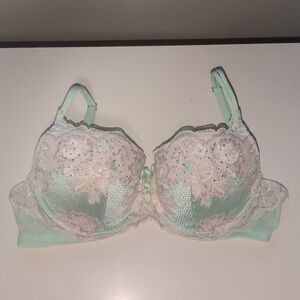 Victoria's Secret Mint and Cream Lace Bra